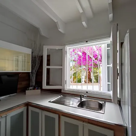 Adriano بيت للعطل